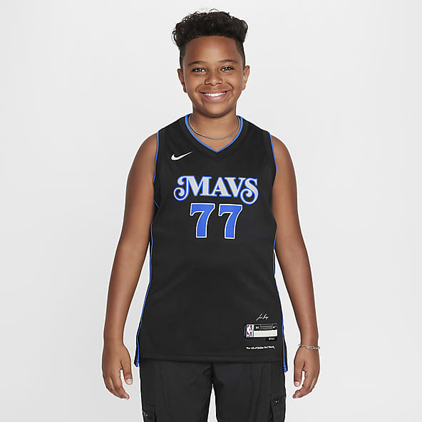 Nino a 7 15 anos Nino a Luka Don i Dallas Mavericks. Nike ES